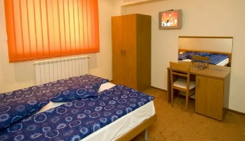 Alma Hotel