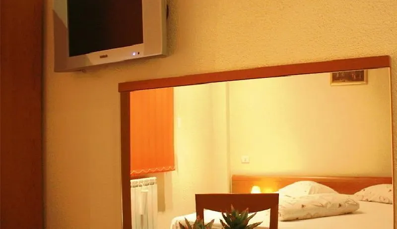 Alma Hotel 3*, Bukarest